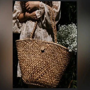 True2U Aubrette Woven Tote Bag